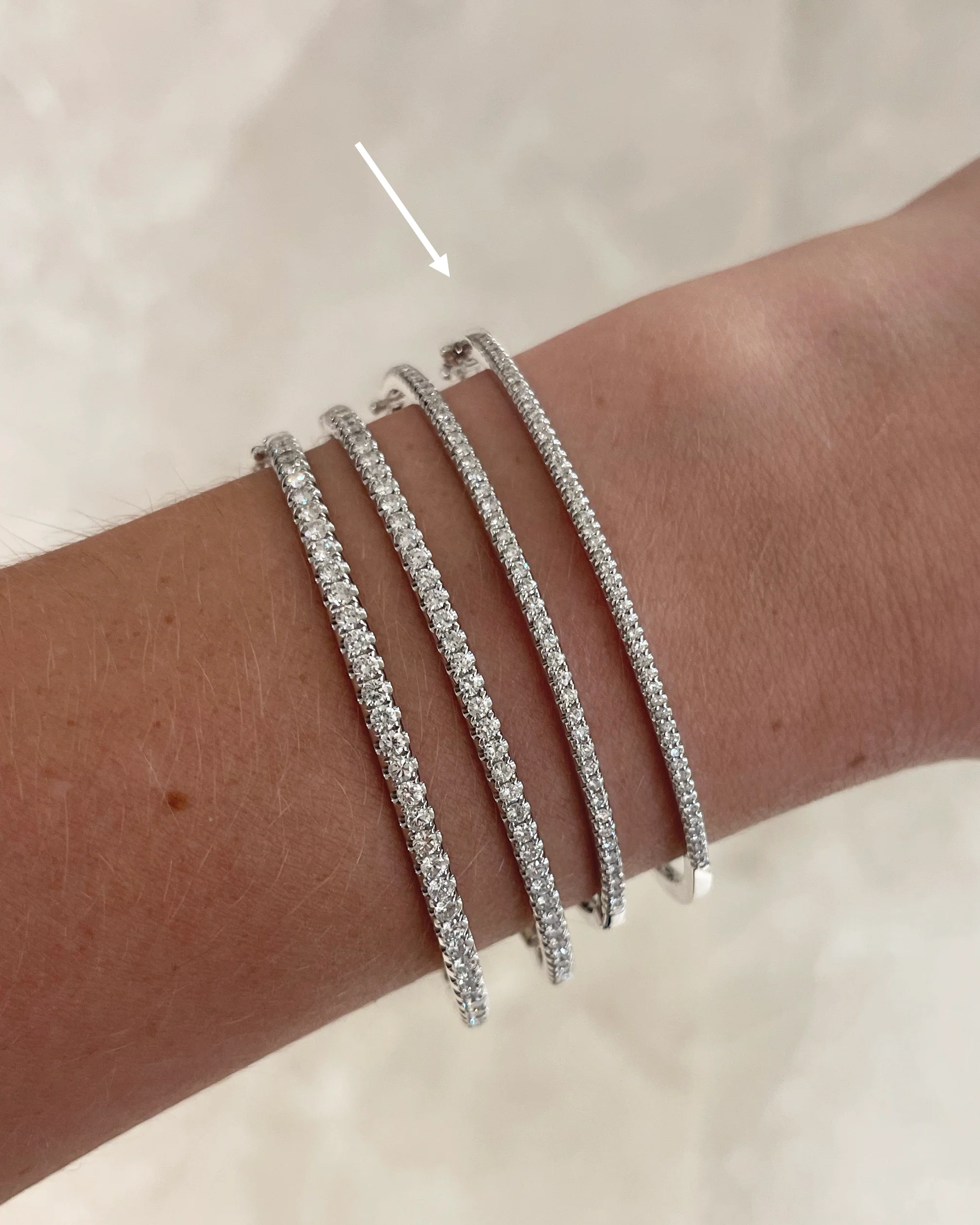 Brown & Co. 18K WHITE GOLD 0.35ct DIAMOND BANGLE - Image 2