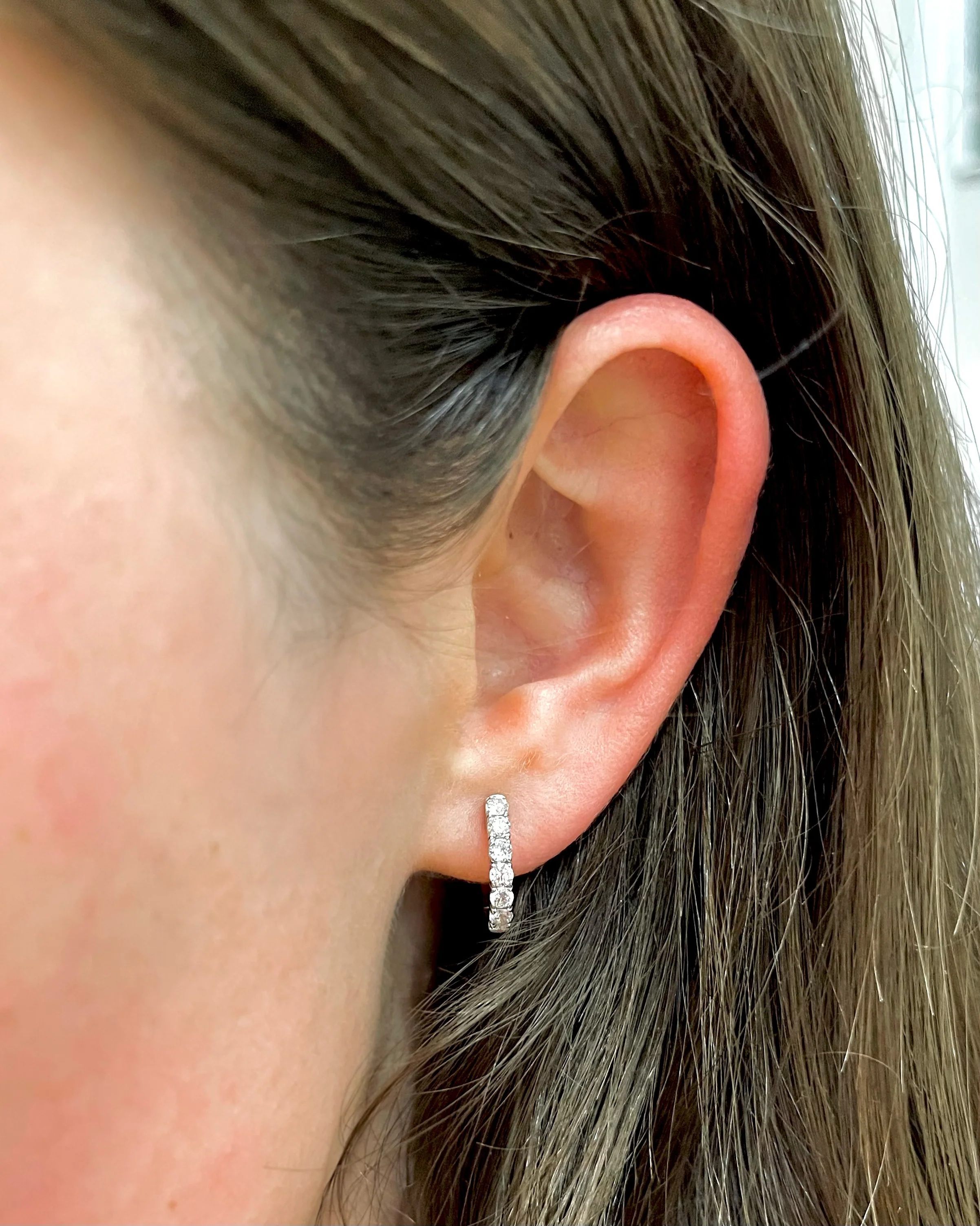 BROWN & CO. 18K WHITE GOLD DIAMOND HOOP EARRINGS - Image 2