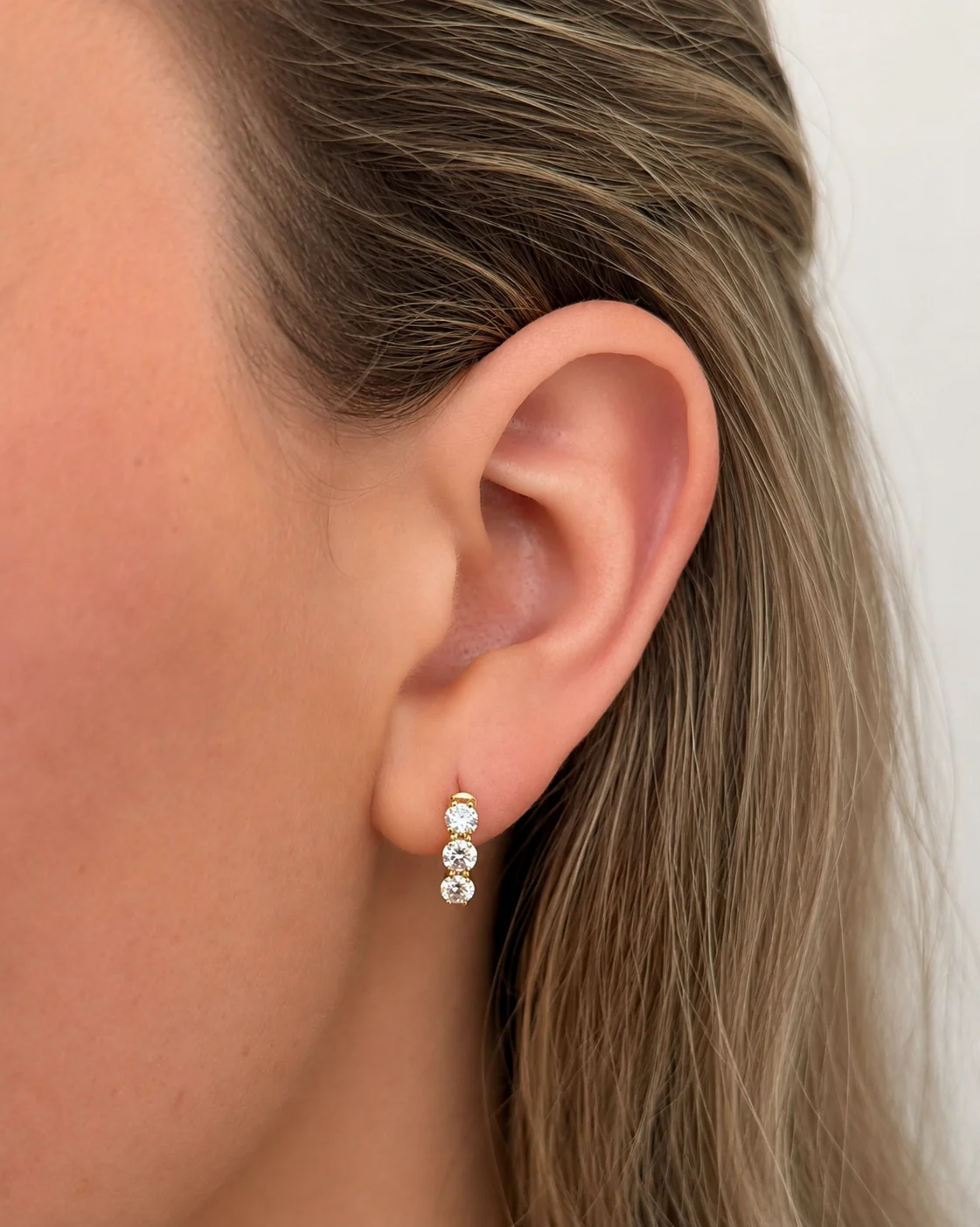 BROWN & CO. 18K YELLOW GOLD 1ct DIAMOND HOOP EARRINGS - Image 2