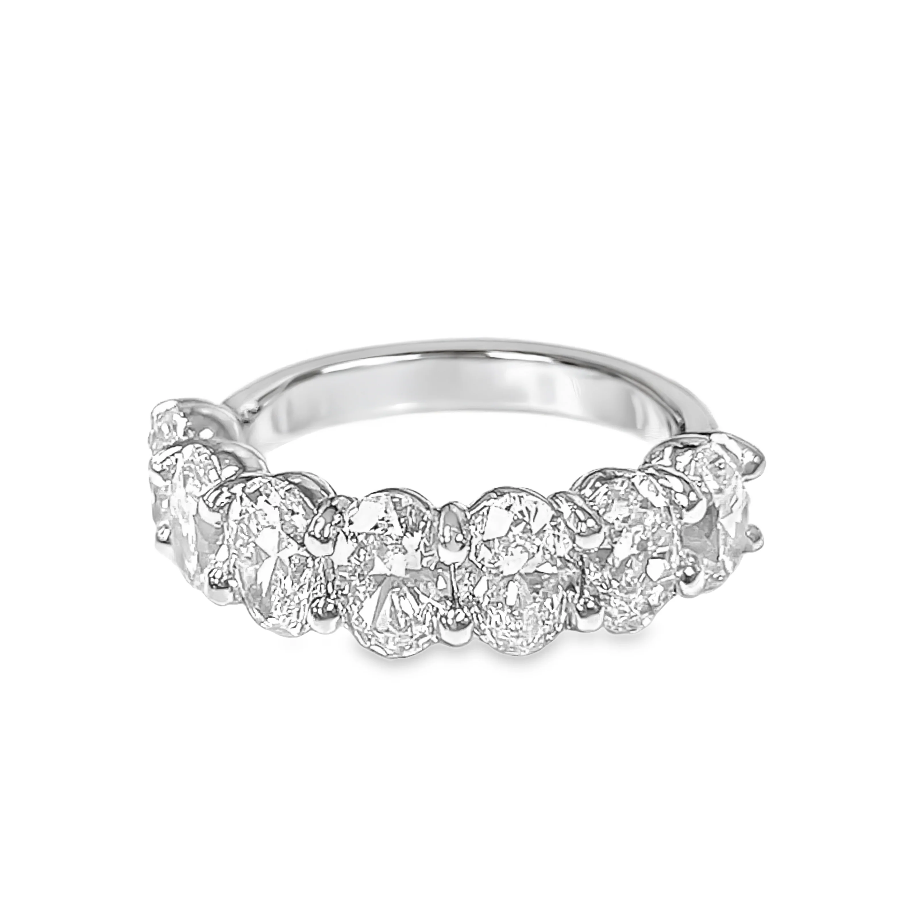 BROWN & CO. Platinum Oval DIAMOND BAND