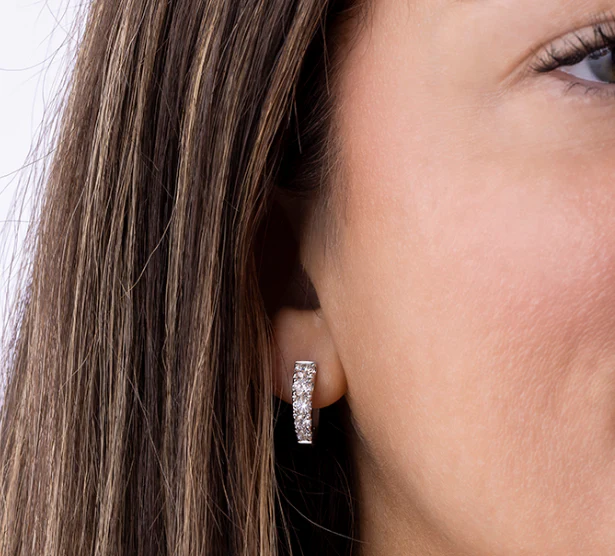 Memoire 18K White Gold Diamond Earrings - Image 2